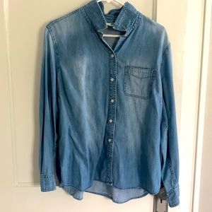 Old navy denim classic shirt. Size XL